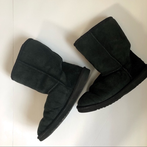 UGG Shoes - UGG CLASSIC SHORT Black Leather Boot  Size 8